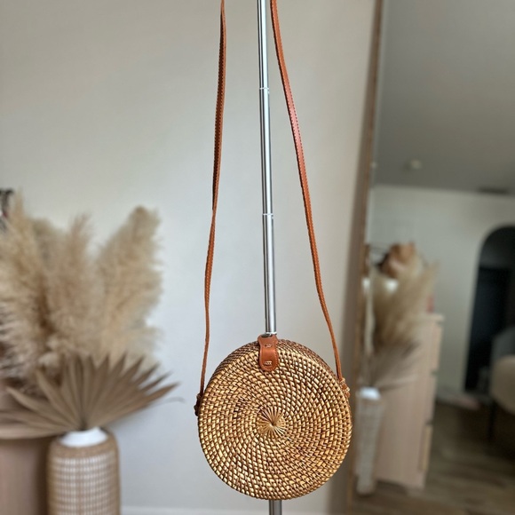 Round Woven Tan Crossbody Bag - Picture 2 of 6